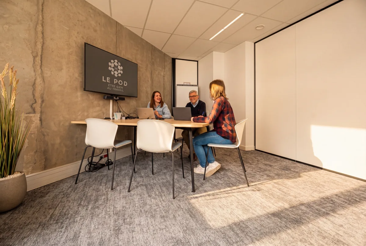 Bureaux privatifs au POD Angers, mobilier inclus et ambiance lumineuse